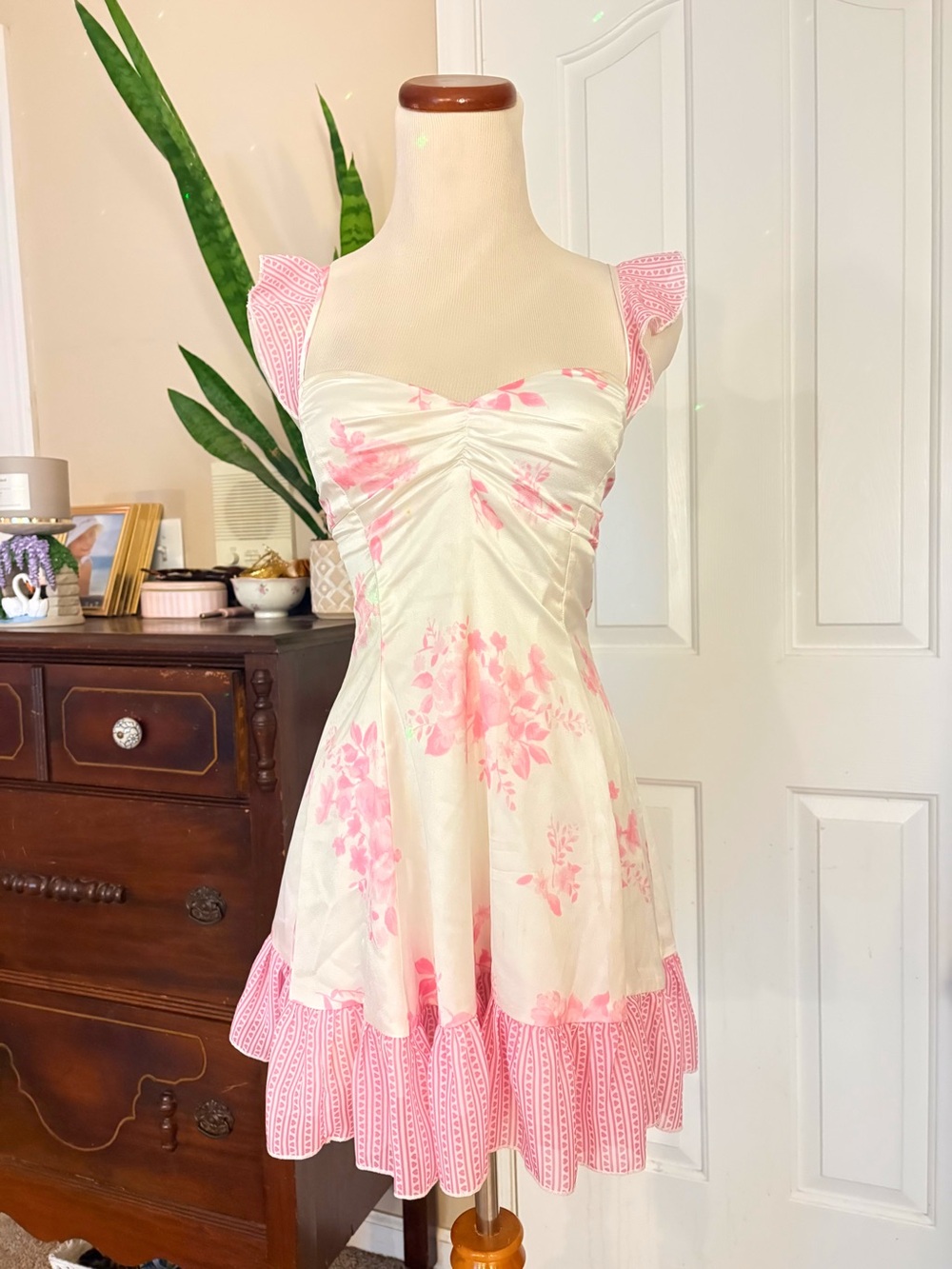 Lucy In The Sky Cream and Pink Floral Lace Back Dress